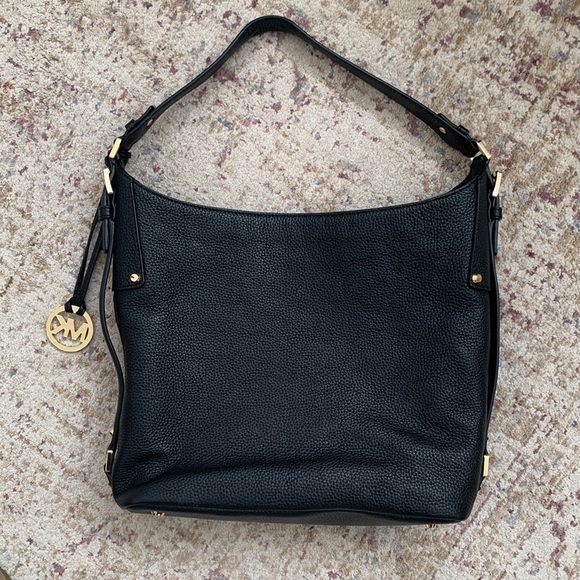 Michael Kors bucket bag - Picture 2 of 8